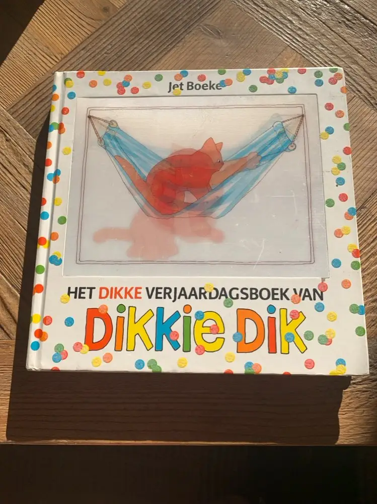 Het dikke verjaardagsboek van Dikkie Dik
