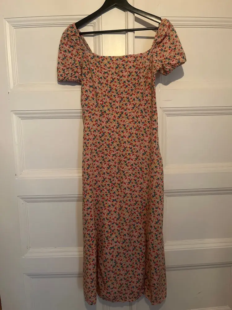 Kukallinen mekko